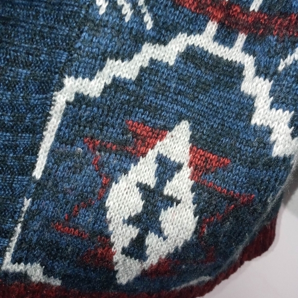 Forever 21  Long Sleeve Cozy Chunky knit Southwestern print cardigan  sweater - Picture 4 of 13